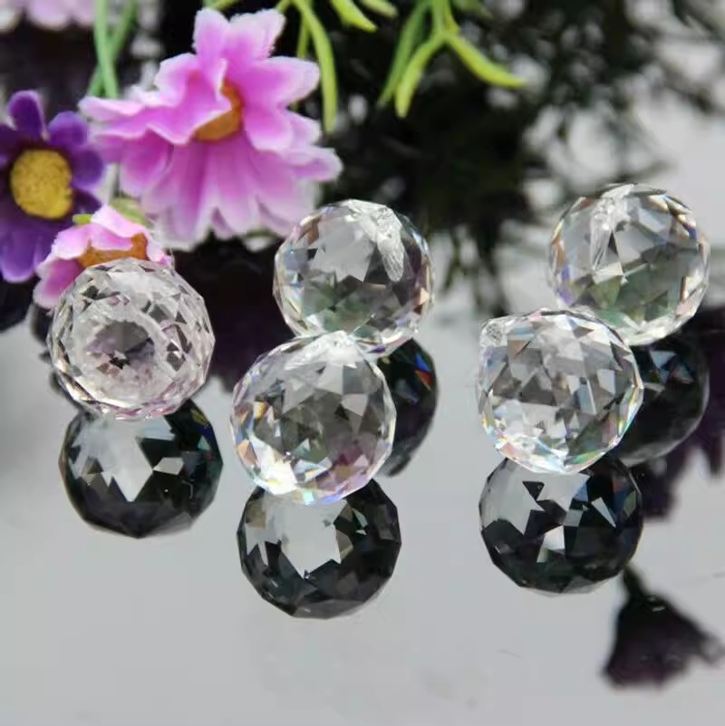 Crystal Ball Prism Sun Catcher - огляд і ціна Crystal Ball Decor