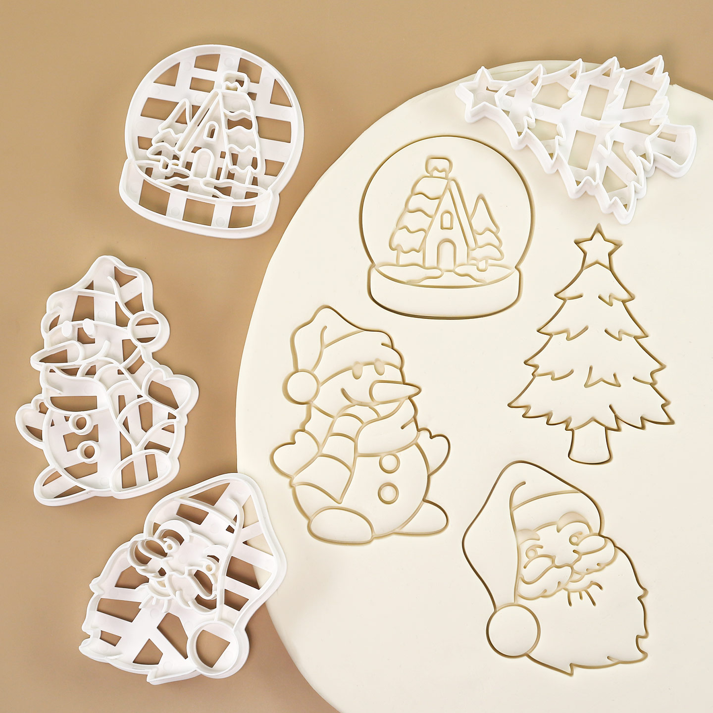 4 Pcs Christmas Cookie Cutter  - огляд і ціна Crystal Ball Decor