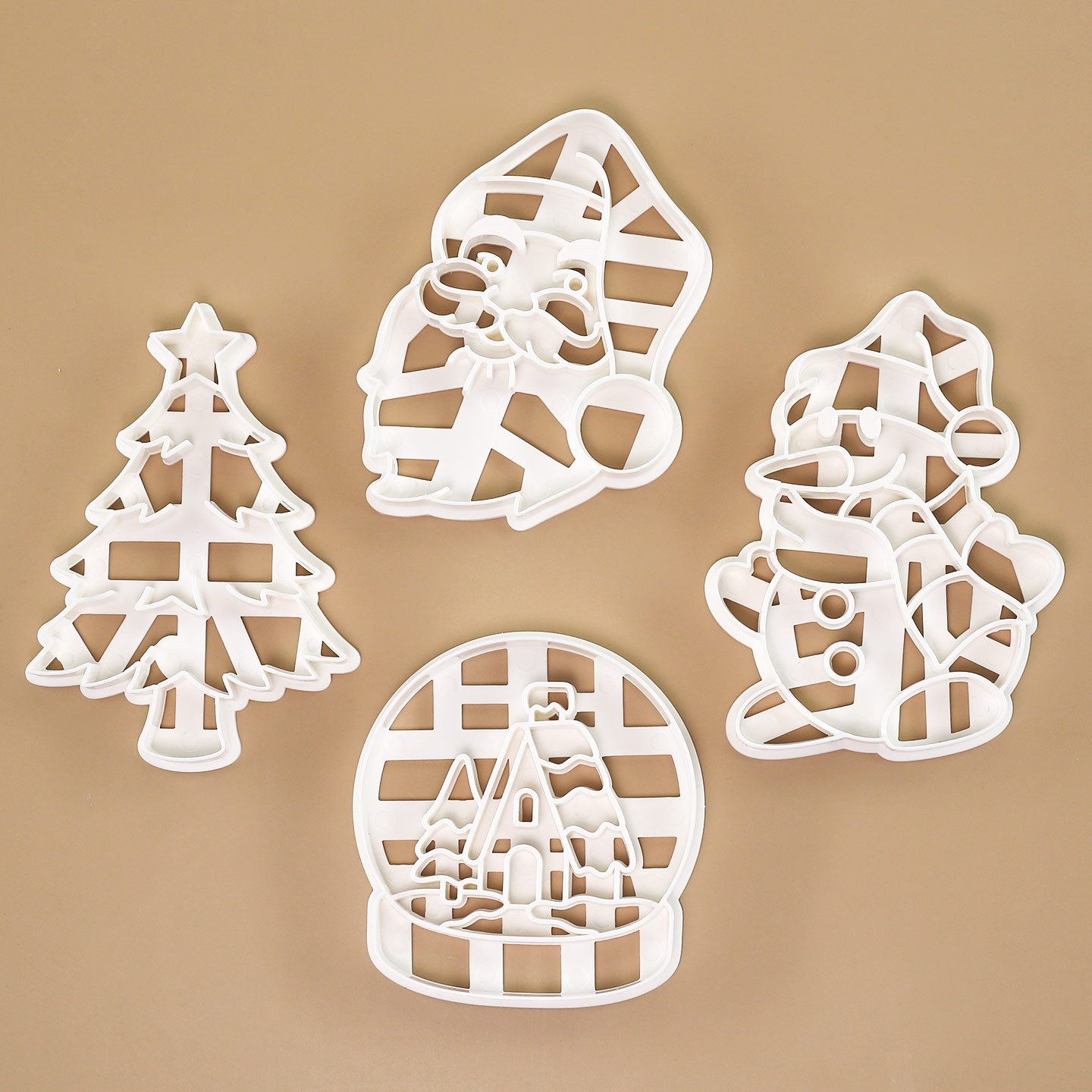 4 Pcs Christmas Cookie Cutter  - огляд і ціна Crystal Ball Decor