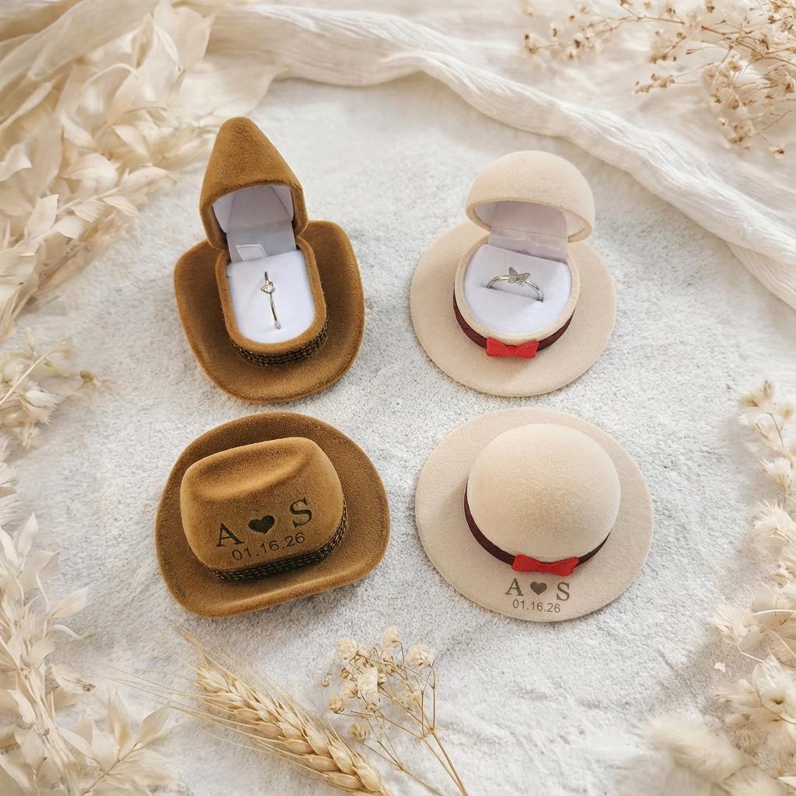 Personalized Cowboy Hat Ring B - огляд і ціна Velvet Jewelry Box